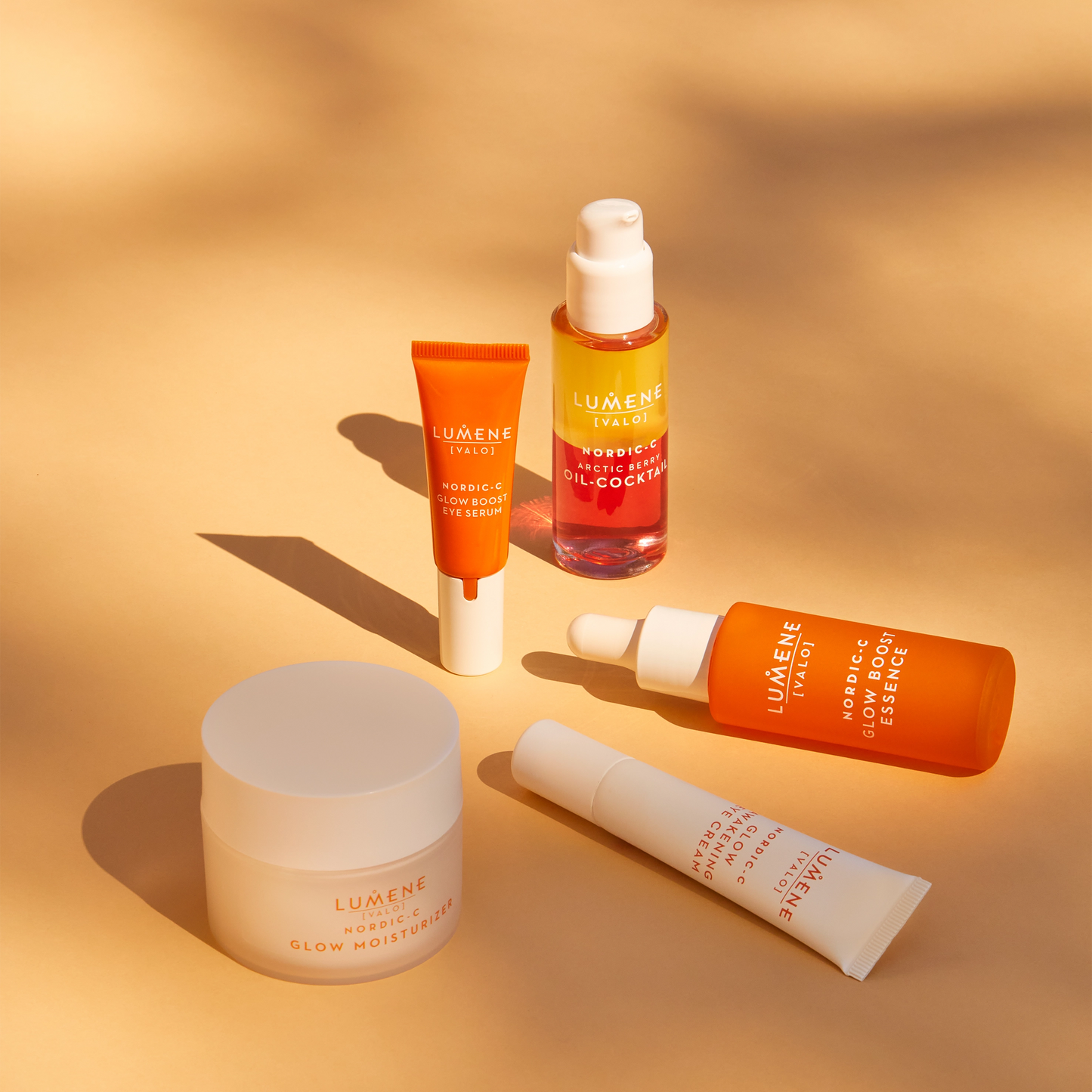 LUMENE VALO GLOW BOOST сироватка для шкіри навколо очей для всіх типів шкіри