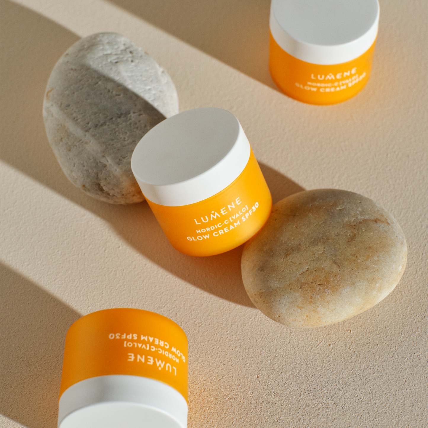 LUMENE VALO GLOW MOISTURIZER крем денний зволожуючий