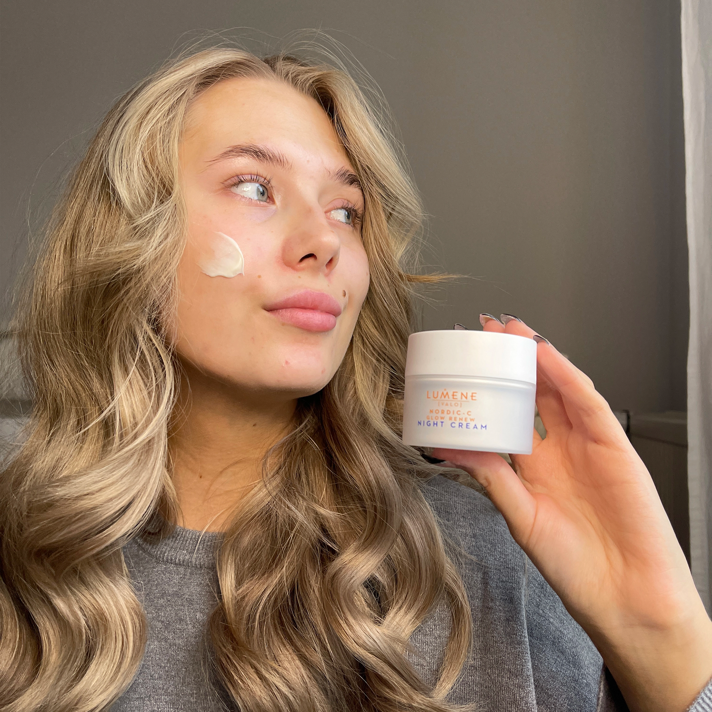 LUMENE VALO GLOW RENEW крем нічний для сяяння шкіри